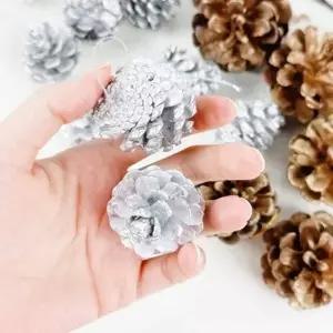 트리 솔방울 오너먼트 겨울장식 트리장식 장식볼 소품장식 실내장식_24451942