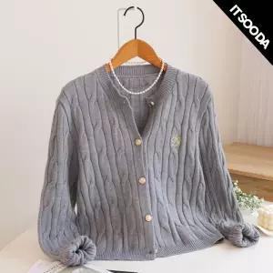 [잇수다] 알로나 레터링 자수 꽈배기 라운드 니트 가디건