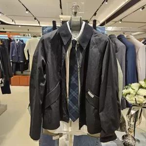 [킨록바이킨록앤더슨](신세계 사우스시티)[킨록X에든버러]블랙 카라 배색 케주얼 왁싱 숏초어 재킷(LJU5...