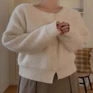 [엘루이즈][엘루이즈] 뮤리하 울 뽀글이 니트 가디건 자켓