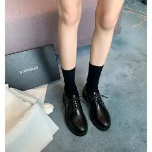 엘럽여자 옥스퍼드화 소가죽 버전 윙팁 로퍼 통굽 더비 슈즈 힛템