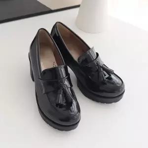 [원더슈즈](천안아산점)[국내생산]에나멜 보헤미 컴포트 미끄럼방지 통굽 펌프스 로퍼 7CM H-23415