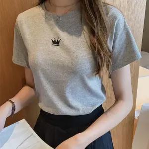 왕관 슬림 라운드넥 반팔 티셔츠