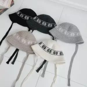 /신상오픈런 여성용 겨울 눈꽃 디자인 울 니트 턱끈 모자