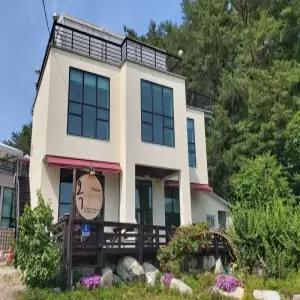 [강원 펜션] 강릉 옥상달빛펜션 (경포대,사천,주문진,정동진)