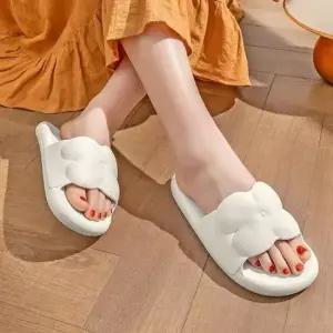 인기상품 쿠션 화이트 주방 사무실 거실 홈 실내화 슬리퍼 구름 [WFLXQDY_260201]