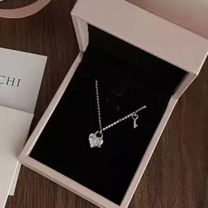 큐빅 장식 열쇠고리 펜던트 여성 목걸이 액세서리 패션목걸이 초커목걸이 10대주얼리