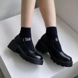 여성인기힐 여성통굽구두 플랫슈즈 에나멜 메리제인 캐주얼슈즈