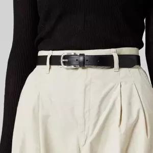 백화점 브랜드 닥스 DAKS DBBE4E741BK여성벨트 블랙 슬림 무광버클 소가죽 비조 여성벨트 675850