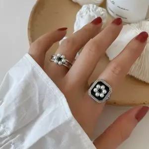 은은한 로얄 진주 블랙 프레임 오픈 반지 2종