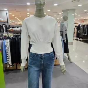 시슬리/애플아울렛/어깨 단추 뒷트임 니트 SAKP36431