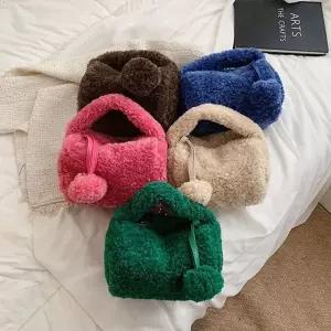 페이크퍼 방울털 장식 폼폼이 체인 크로스백 토트백