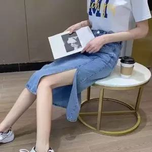 [의류] 절개 데님 스커트 캐주얼하고 트렌디한 세련된느낌 자연스러운 청코디 사계절 여성 청치마