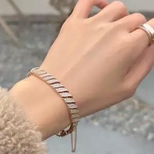 [루브르파리] 14K 트위스트 오로라 시계잠금 팔찌 BA0508