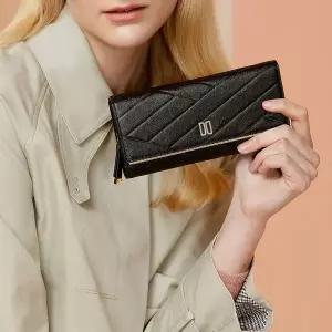 [닥스](센텀시티점)DCWA4E411BK[CARLISLE MODERN]블랙 칼라일 패턴 골드 DD 3단 장지갑