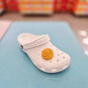 [모다아울렛][편집샵 에스마켓]크록스 지 비 츠 버터쿠키2 10016707_DG