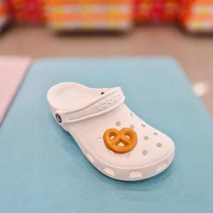 [모다아울렛][편집샵 에스마켓]크록스 지 비 츠 버터쿠키3 10016708_DG