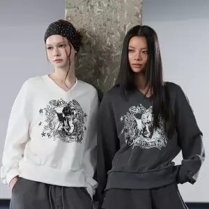 [에고이스트](대전신세계)[BLUE LABEL] 엔 아트웍 V넥 맨투맨 (ER3OTL03)