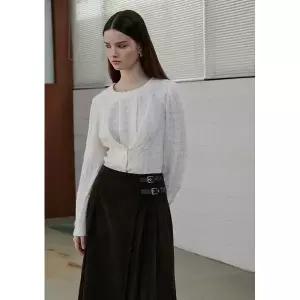 [에고이스트]EQ4WB160레이스업포인트라운드넥페미닌볼륨블라우스_DJ