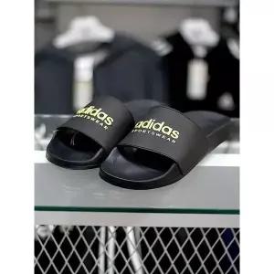 [하프클럽/아디다스]아디다스 세이브존03 공용 아딜렛 샤워 슬리퍼 슬라이드 블랙 골드 AGII0018A