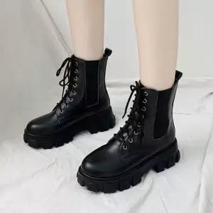 여성 레이스업 워커 부츠 통굽 플랫폼 사이드 지퍼 미들탑 여성워커 워커부츠