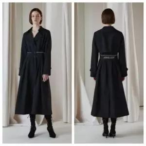 [에고이스트]레터링 허리밴딩 싱글버튼 코트 EP3WC960_DG