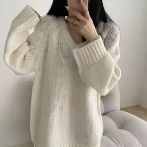 루즈핏 브이넥 하찌 니트 JSC-0031