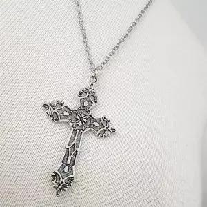 [셀러에이드]앤티크 클래식 은빛 십자가 펜던트 목걸이