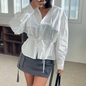 [다잇템] 여자 봄블라우스 리본 카라넥 백레이어드 스트랩 셔츠