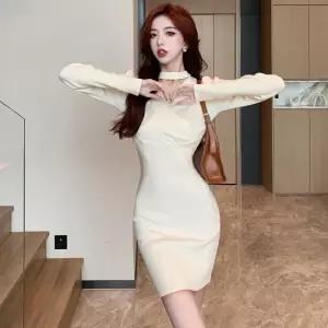 비욘드라이프J CHV 홀터넥 미니 원피스