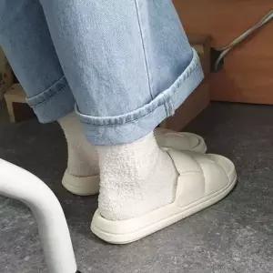 [라일리] Rly 쿠션 아이보리 뚱카롱 여성용 슬리퍼