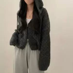 [하프클럽/]여성 겨울 데일리 루즈핏 케이블 니트 후드 집업 가디건