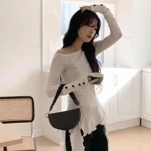 [하프클럽/]여자 언발 슬림핏 코디 프릴 롱슬리브 티셔츠