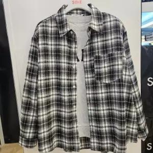 HC04 주니어 블랙 오버핏 체크셔츠 주니어 남여공용 블랙 오버핏 체크셔츠 25