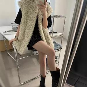 여성 페이크 퍼 조끼 오버핏 덤블 베스트 양털 털조끼 겨울 레이어드 무스탕 조끼 코디