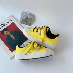 EAMT 여자 캔버스화 가을 옐로우 보드화 조개껍데기 슬립온 앵글슈즈 YJ3