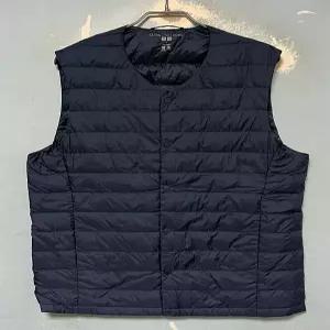 유니클로 남자 경량 패딩조끼 새상품 L 95-100