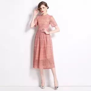 여자 원피스 미디 사랑스러운 슬림핏 레이스 펀칭 수용 OOTD1