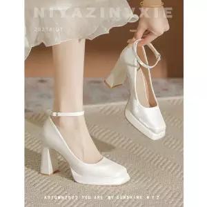 통굽 웨딩슈즈 구두 펌프스 예식 굽낮은웨딩슈즈 촬영 장식