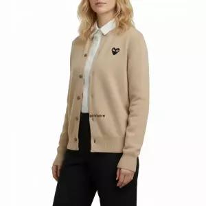 꼼데가르송 26SS 블랙 하트 와펜 울 가디건 AX N023 051 3