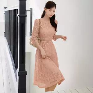 [시크라인] 에이덴 플라워 레이스 벨트 플레어 원피스