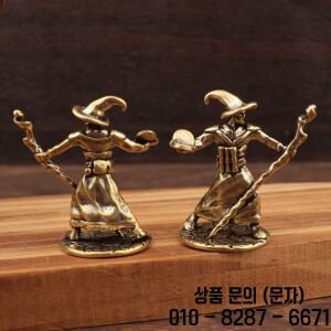 1개 황동 마법사 피규어 미니어처 데스크탑 장식품 레트로 캐릭터 모델 작은 조각상 홈 데코레이션 공예품