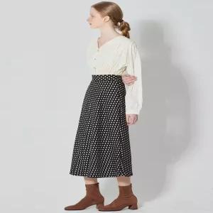 [오조크][오조크(OZOC)] 도트 뒷밴딩 롱스커트 (택가격 99000원)