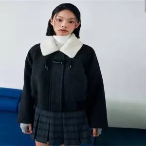 [LAP] 탈부착 퍼카라 토글 장식 숏코트 AQ4WTB63