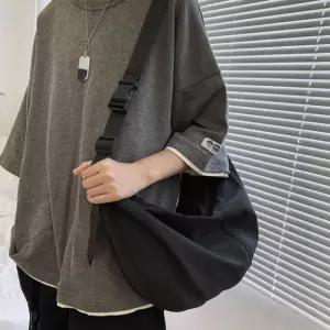 공용 반달 쉐입 모양 생활 방수 크로스백 휴대폰케이스 핸드백 여성