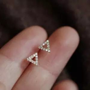 은침 미니 삼각형 925 드롭 스터드 한 데일리 925은침 은침귀걸이 하객귀걸이 심플한귀걸이