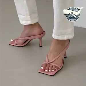 여성용 여름 스트랩 샌들 스퀘어코 투명 힐 여성슬리퍼 여름슬리퍼 발편한슬리퍼