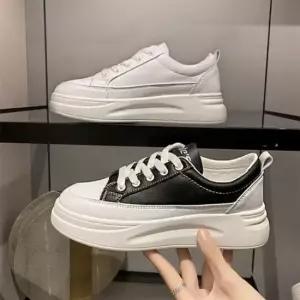 키높이 단화 데일리 4cm 스니커즈 클래식 블랙 화이트 여자스니커즈 캔버스운동화