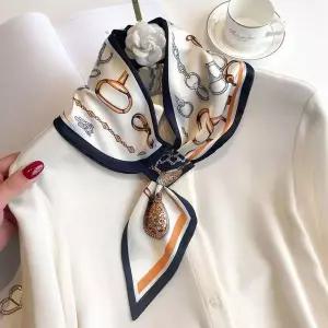 원단 쁘띠 스카프 텍스쳐 새틴 볼륨 끼움 광택 클래식