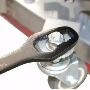 160MM 미니 파이프 렌치 만능 소켓 스패너 실버